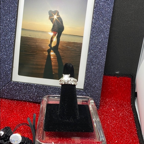 Princess cut 18k white Gold overlay She say yes !! 💎💋🍾rings - Picture 6 of 17